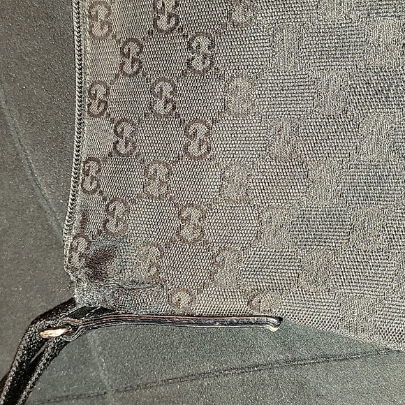 Gucci Monogram Crossbody Bag - Picture 6 of 9